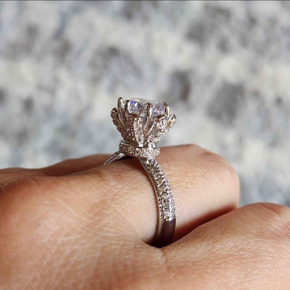 New 925 Silver Round Cut Diamond Flower Ring for Women - Picture 6 of 10